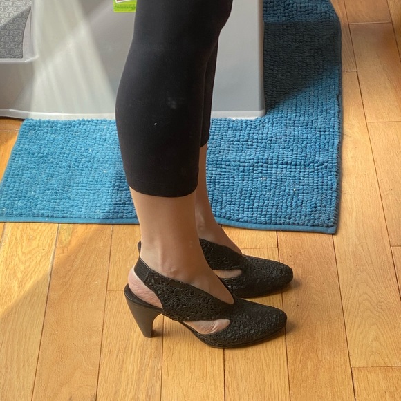 IXOS Textured Black Leather Heels - Picture 3 of 7